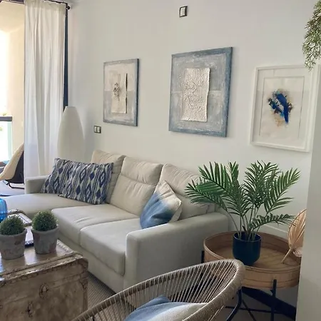 3 Bedroom Sea View Apartamento